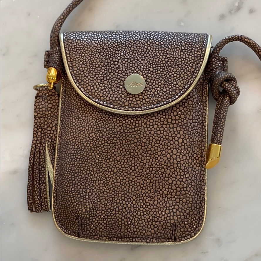 Abas Pouch With Strap